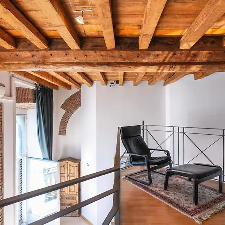 Duomo Cathedral View - Luxury Apartment Milan