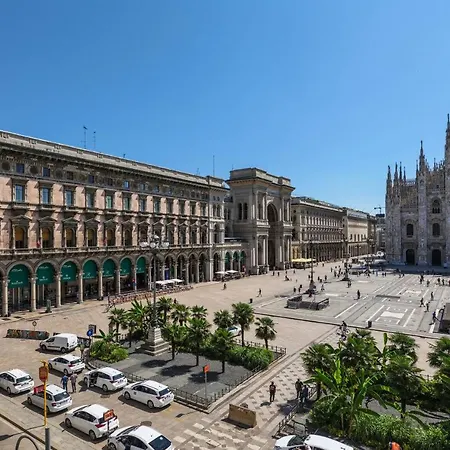 Apartment Duomo Cathedral View - Luxury Milan