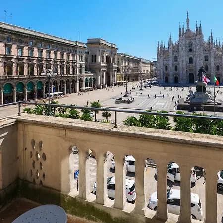 Duomo Cathedral View - Luxury Apartment Milan